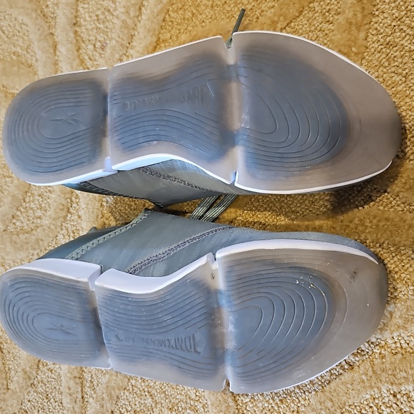 Ladies Reebok Shoes - Picture 3 of 4